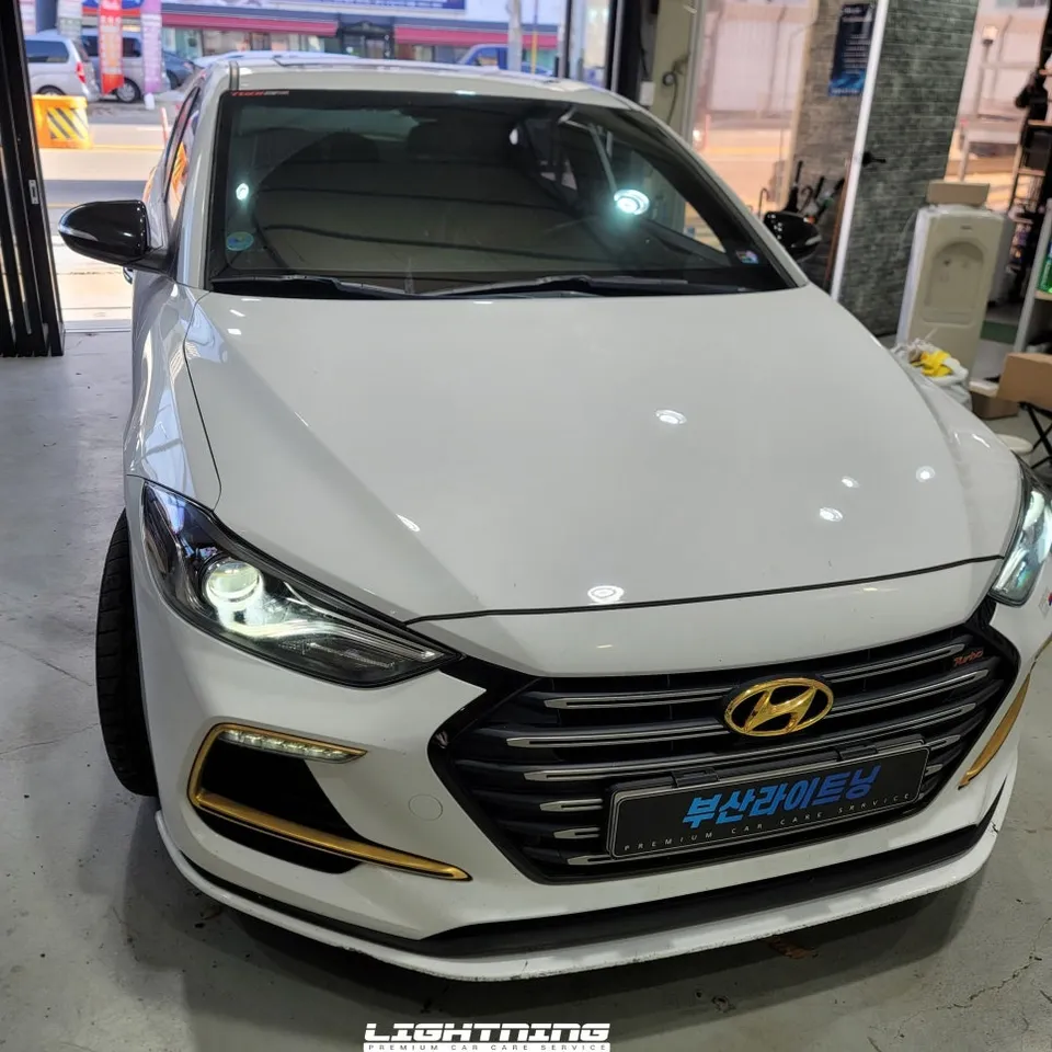 Hyundai Elantraのカーフィルム施工事例|費用目安・仕上がり 施工写真 2-3