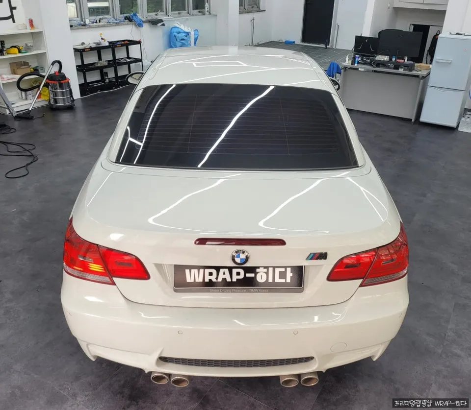 BMW 3 Seriesのカーラッピング事例|費用目安・仕上がり 施工写真 2-1