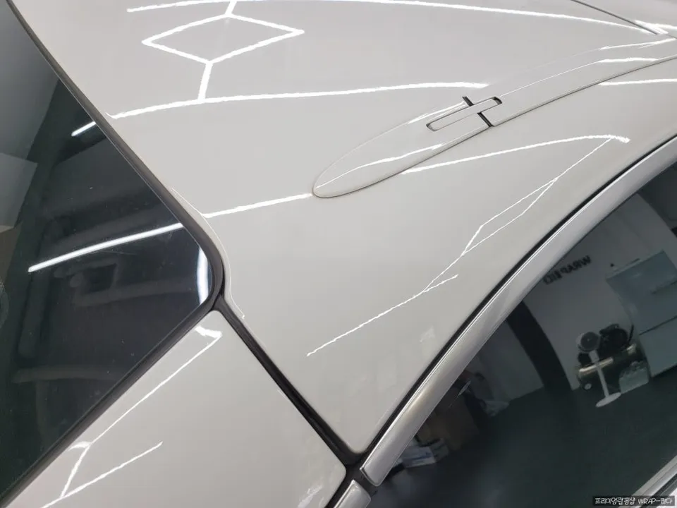 BMW 3 Seriesのカーラッピング事例|費用目安・仕上がり 施工写真 1-3