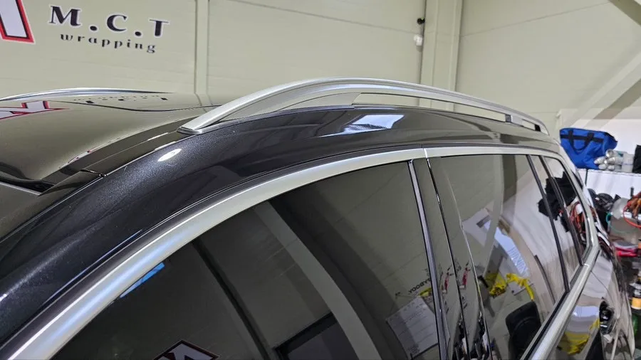 BMW X7 vinyl wrap - BMW X7 Vinyl Wrap Review: Chrome Delete for a Sleek Black Look photo 4