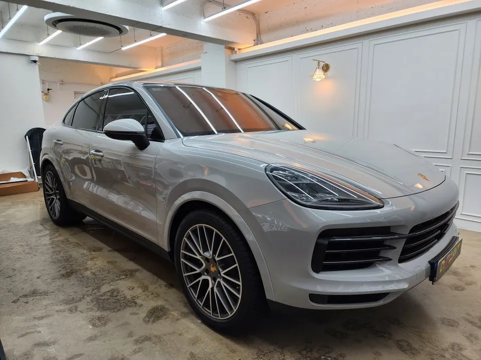 Porsche Cayenne E3 PPF施工事例｜費用目安・仕上がり 施工写真 2-1