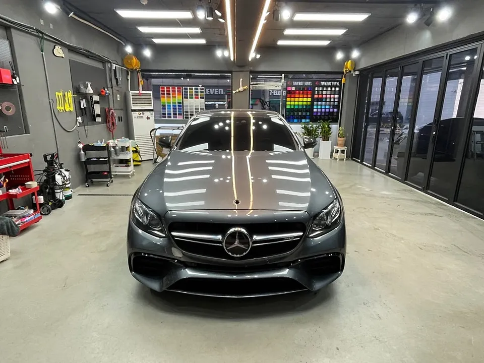 Mercedes-Benz Eクラスのカーラッピング事例|費用目安・仕上がり 施工写真 3-2