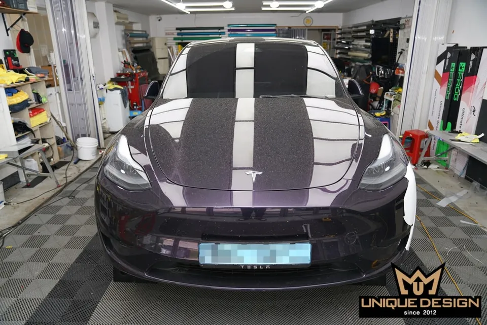 Tesla Model Yのカーラッピング事例｜費用目安・仕上がり 施工写真 2-1