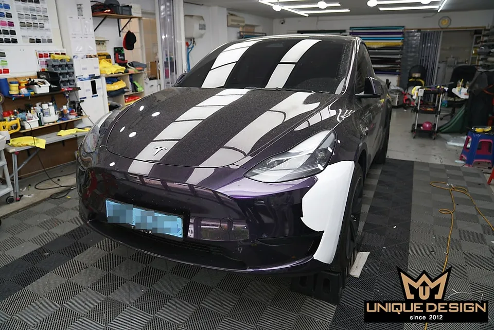 Tesla Model Yのカーラッピング事例｜費用目安・仕上がり 施工写真 3-1