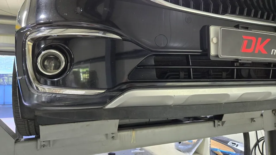 Kia Carnival KA4 body kit - Kia Carnival KA4 Body Kit Installation Review photo 3