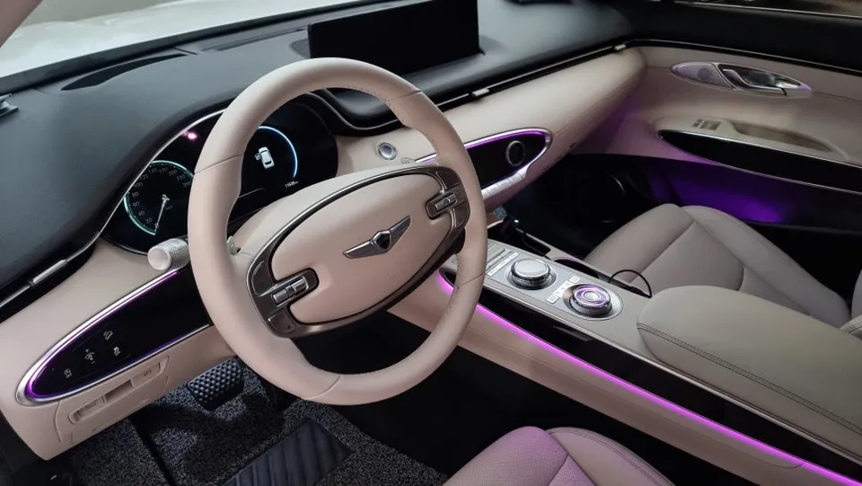 Genesis GV70 steering wheel - Genesis GV70 Steering Wheel Customization Review photo 4