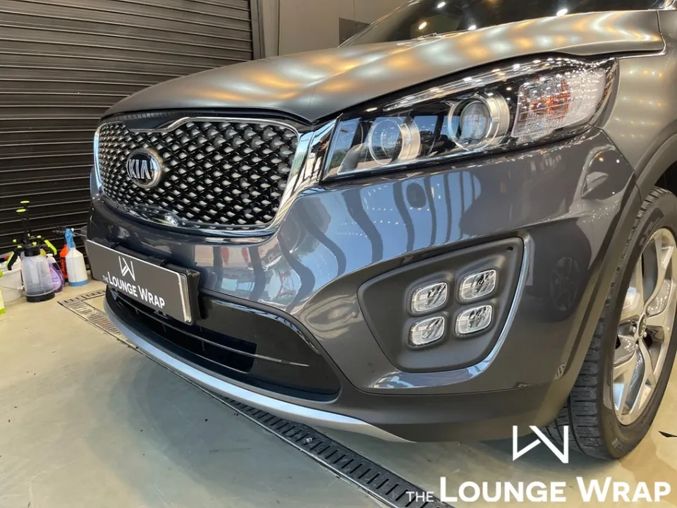 Kia SorentoのPPF施工事例｜無光PPF再施工 施工写真 1-2