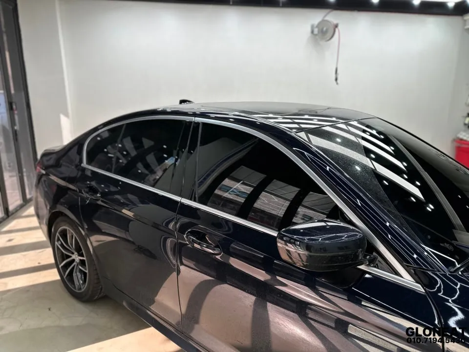 BMW 5 Seriesのカーラッピング事例|費用目安と仕上がり 施工写真 1-2