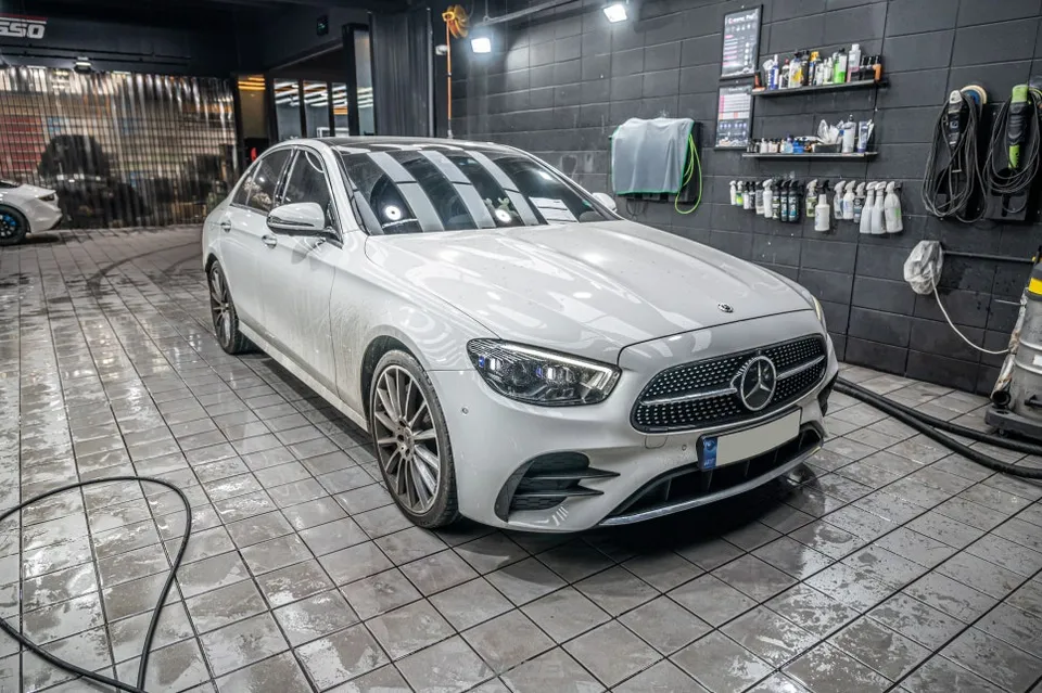 Mercedes-Benz E-Class ceramic coating installation result