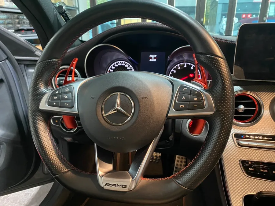 Mercedes-Benz C43 AMG ambient lighting - Mercedes-Benz C43 AMG Ambient Lighting Review — Enhanced Interior photo 3