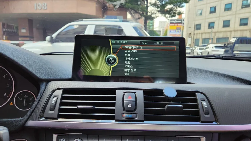 BMW 3 Series F30 ambient lighting - BMW 3 Series F30 Ambient Lighting Review — Cost & Results photo 4