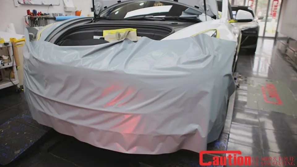 Tesla Model 3のカーラッピング事例｜費用目安・仕上がり 施工写真 1-3