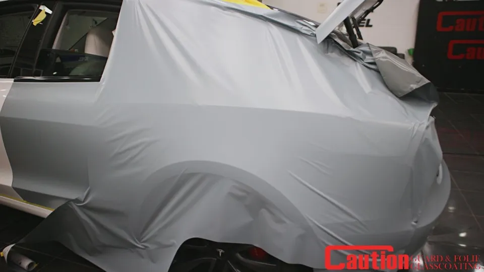 Tesla Model 3のカーラッピング事例｜費用目安・仕上がり 施工写真 3-3
