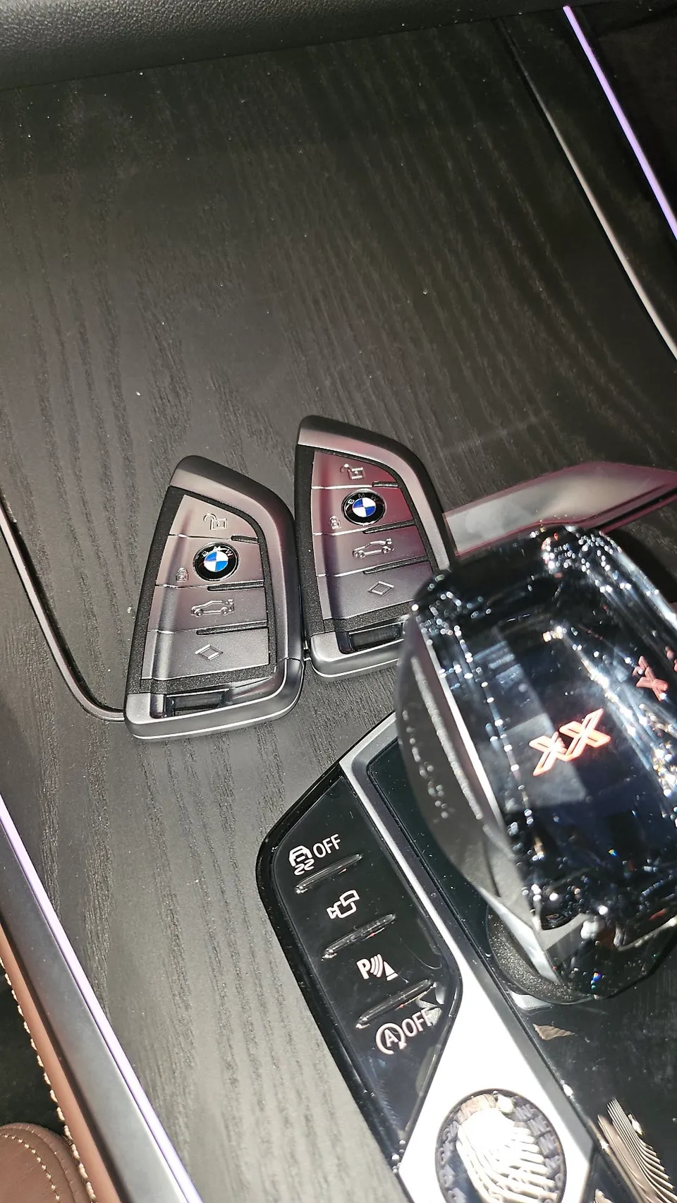 BMW X7 oem options - BMW X7 OEM Options Review: Smart Keys & Proximity Doors photo 4