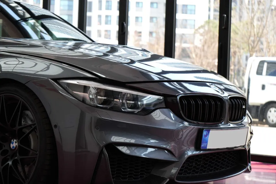 BMW M3のドラレコ取付事例|費用目安と仕上がり 施工写真 1-2