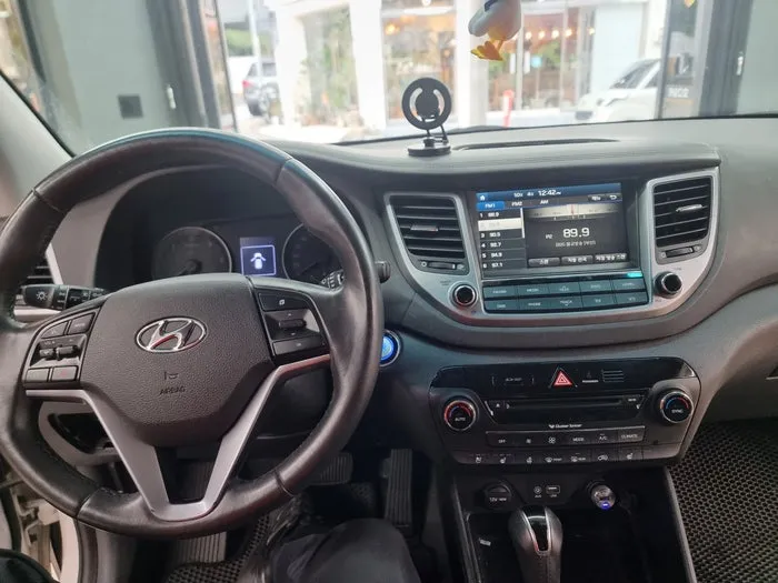 Hyundai TucsonのAndroid Auto・CarPlay取付事例 施工写真 2-1