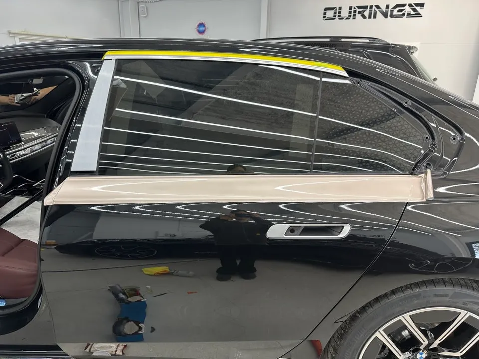 BMW 7 Seriesのカーラッピング事例|費用目安・仕上がり 施工写真 4-1