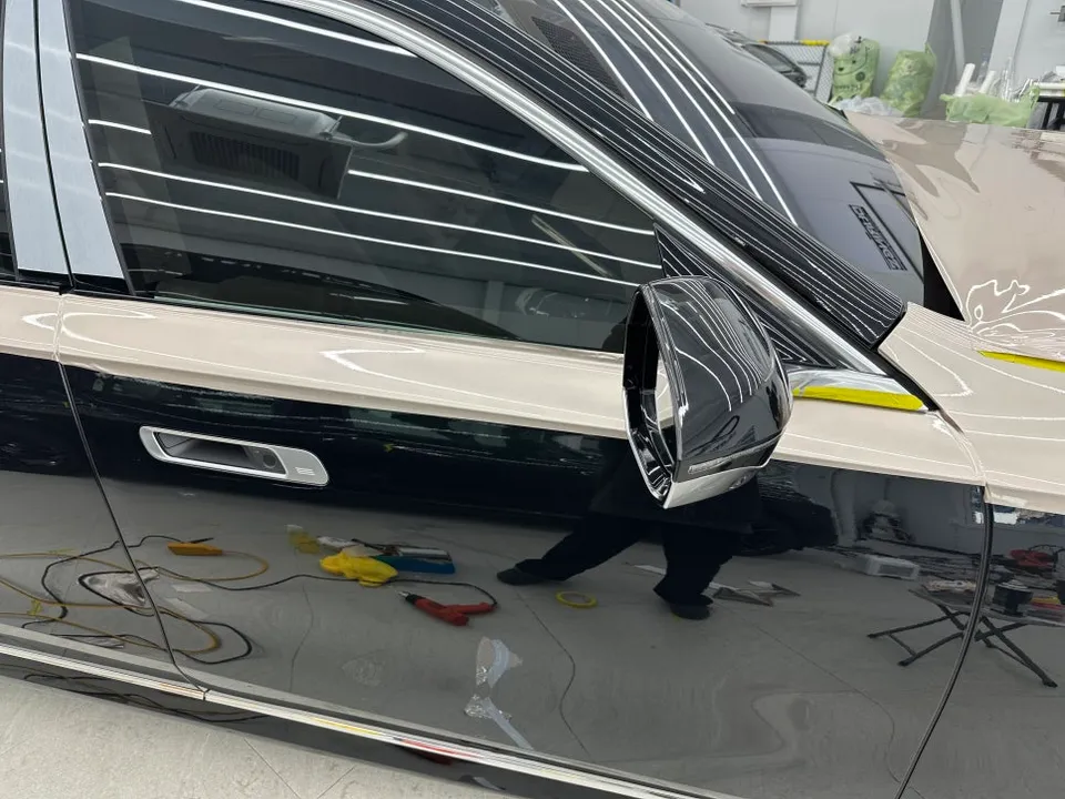 BMW 7 Seriesのカーラッピング事例|費用目安・仕上がり 施工写真 3-2