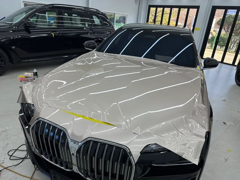 BMW 7 Seriesのカーラッピング事例|費用目安・仕上がり 施工写真 4-2