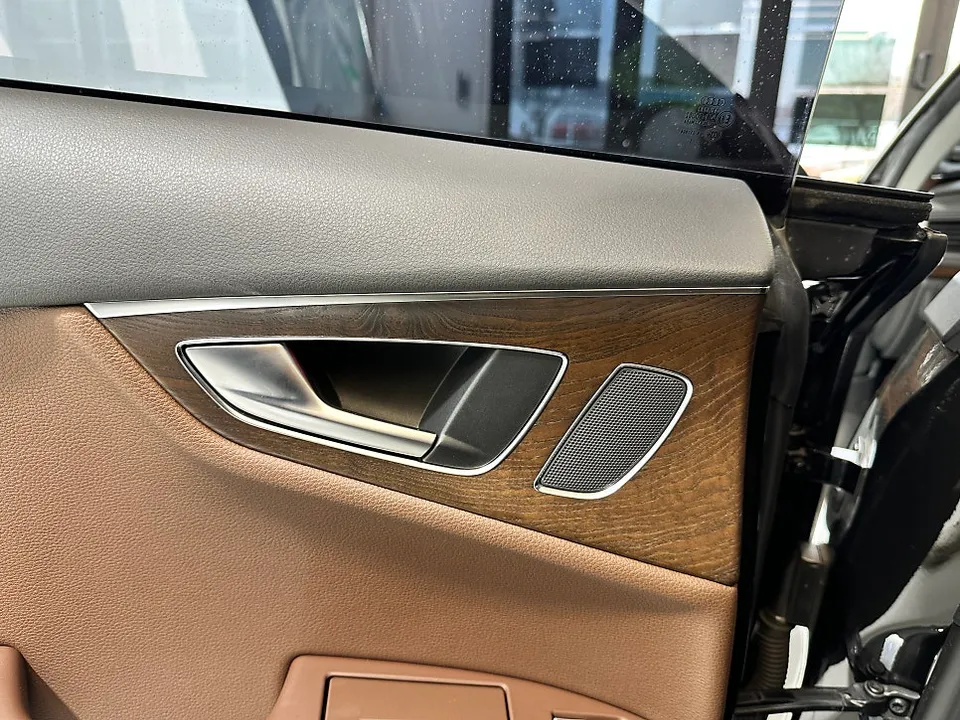 Audi A7のカーラッピング事例|3Mマットブラックで高級感アップ 施工写真 3-2
