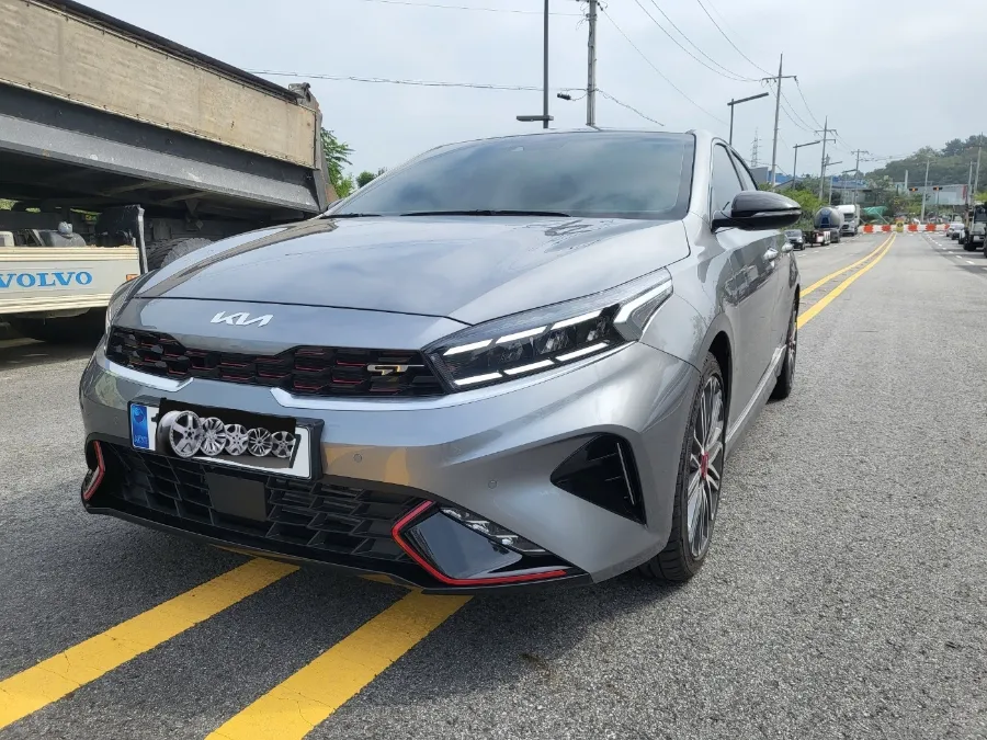 Kia K3 GT Wheel Refinishing Review — Gloss Black Transformation Before