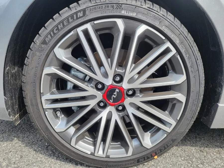 Kia K3 GTのホイールリペア・塗装事例 施工写真 3-2