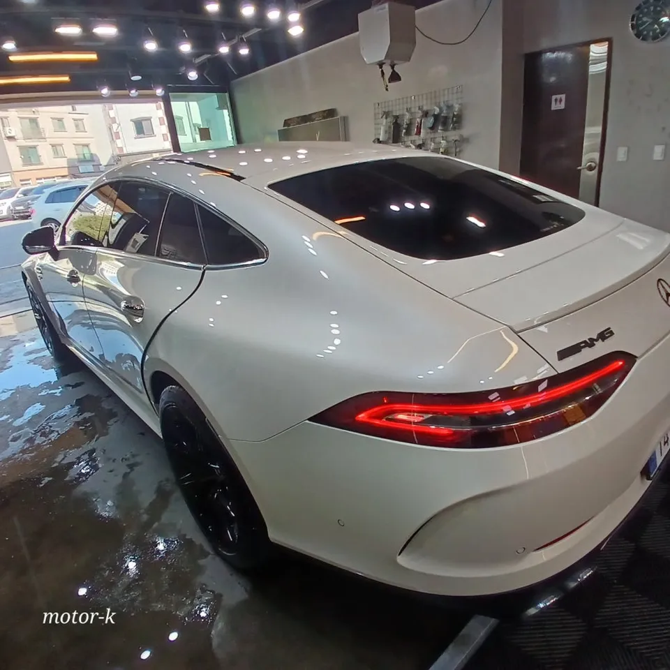 Mercedes-Benz AMG GT 43のガラスコーティング事例|費用目安・仕上がり 施工写真 1-2