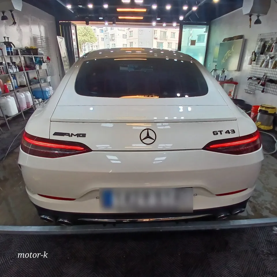Mercedes-Benz AMG GT 43のガラスコーティング事例|費用目安・仕上がり 施工写真 2-2