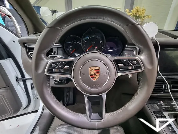 Porsche Macan interior customization - Porsche Macan Interior Customization Review photo 4