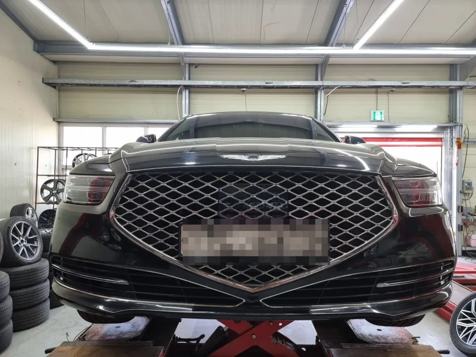 Genesis G90のホイールリペア・塗装事例 施工写真 2-1