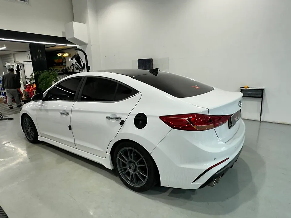 Hyundai Elantra ADのカーフィルム施工事例|費用目安・仕上がり 施工写真 2-1