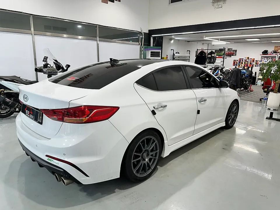 Hyundai Elantra ADのカーフィルム施工事例|費用目安・仕上がり 施工写真 3-1