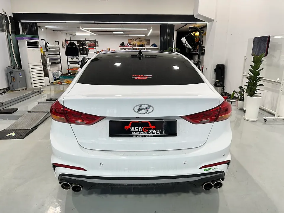 Hyundai Elantra ADのカーフィルム施工事例|費用目安・仕上がり 施工写真 1-2