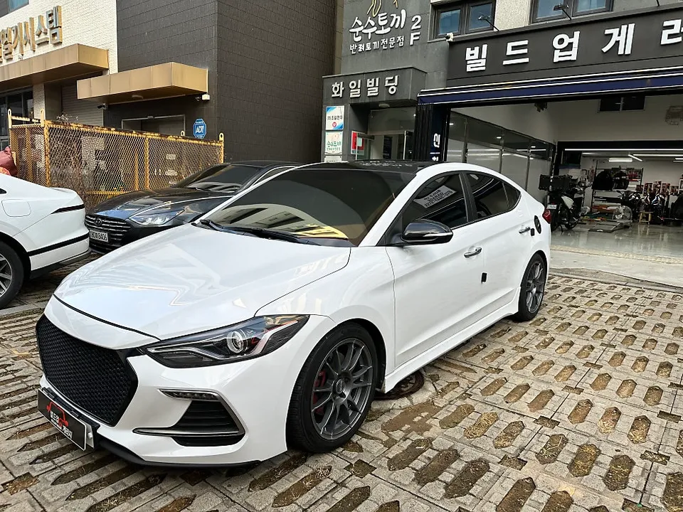 Hyundai Elantra ADのカーフィルム施工事例|費用目安・仕上がり 施工写真 3-3