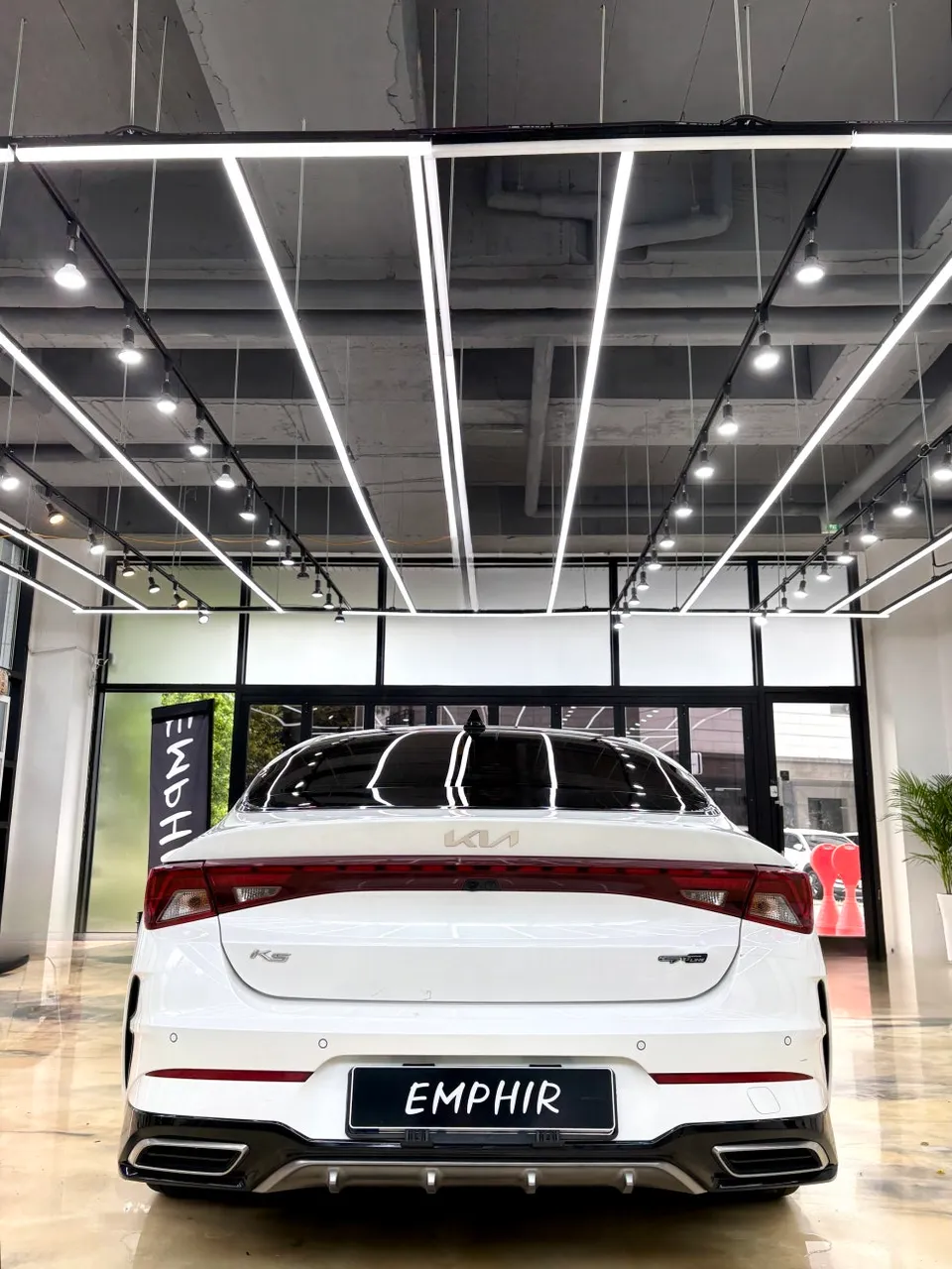 Kia K5のPPF施工事例|マットメタリックシルバー 施工写真 2-1