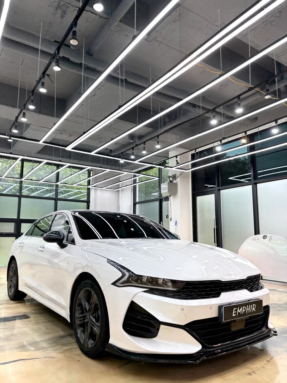 Kia K5のPPF施工事例|マットメタリックシルバー 施工写真 3-1