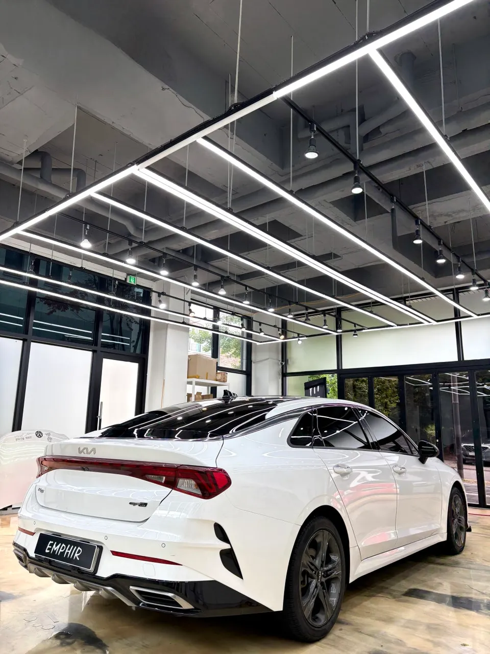 Kia K5のPPF施工事例|マットメタリックシルバー 施工写真 3-2