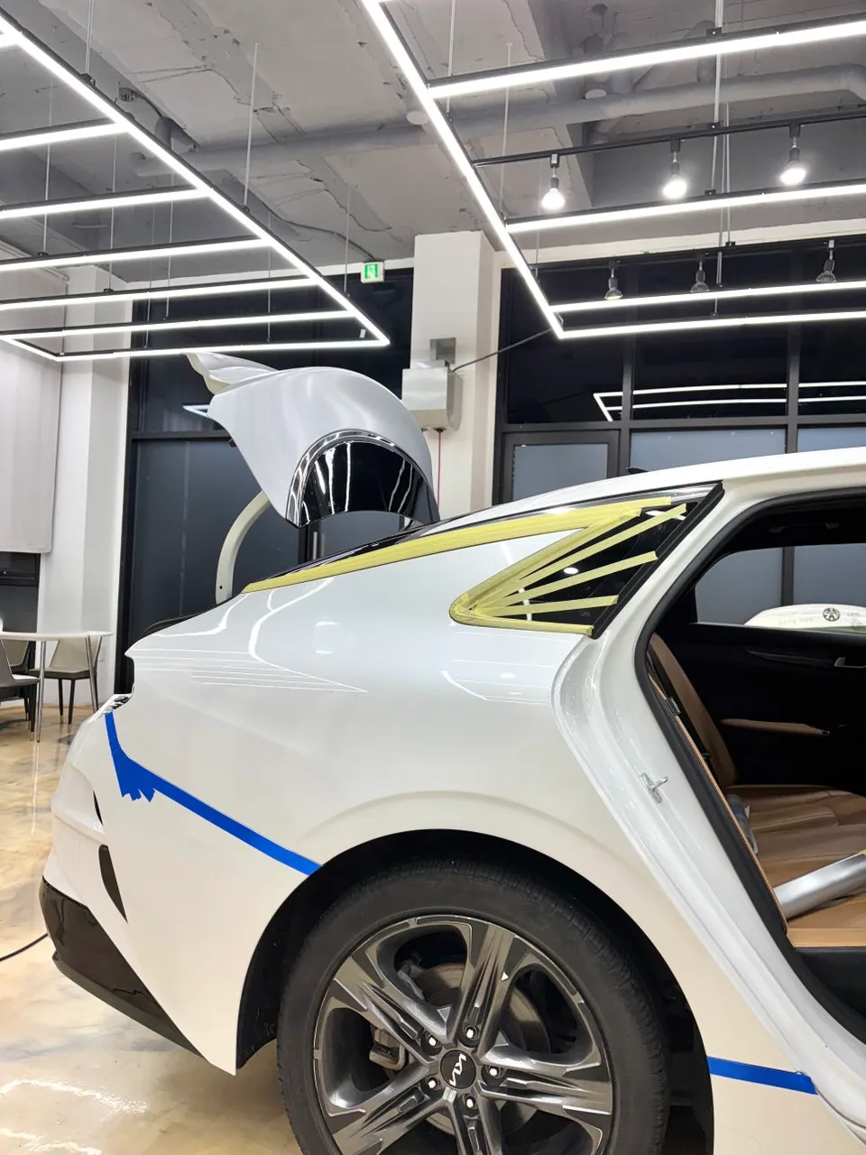 Kia K5のPPF施工事例|マットメタリックシルバー 施工写真 2-3