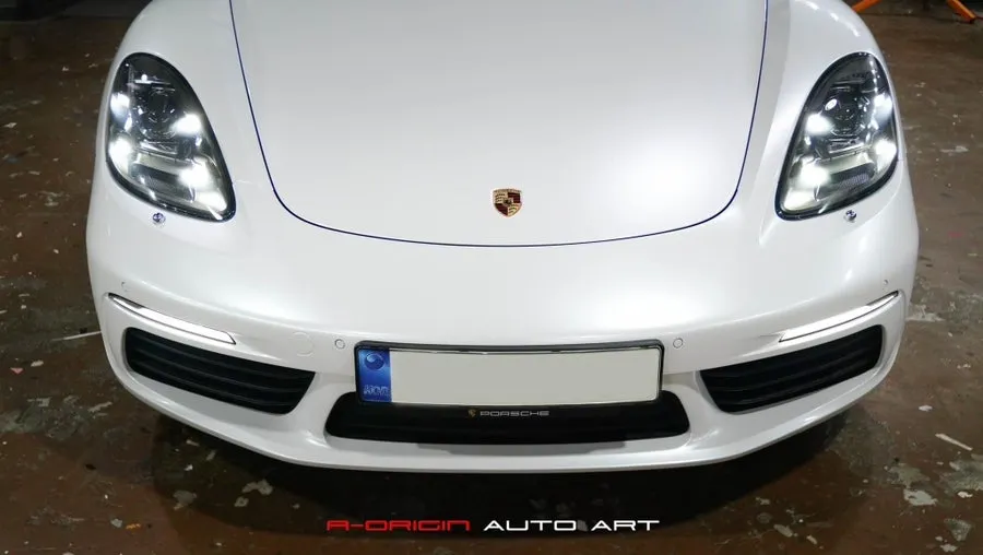 Porsche 718 Boxsterのカーラッピング事例|メタリックホワイト 施工写真 3-3