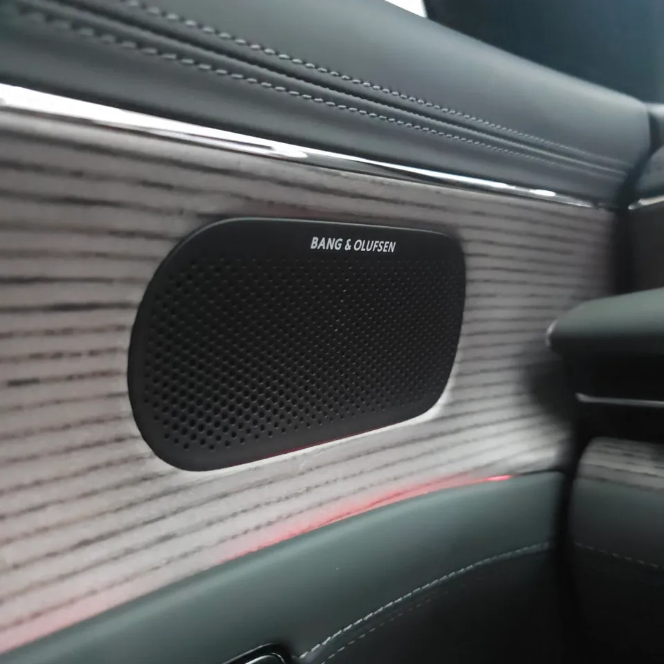 Genesis G90のカーオーディオ施工事例 施工写真 5