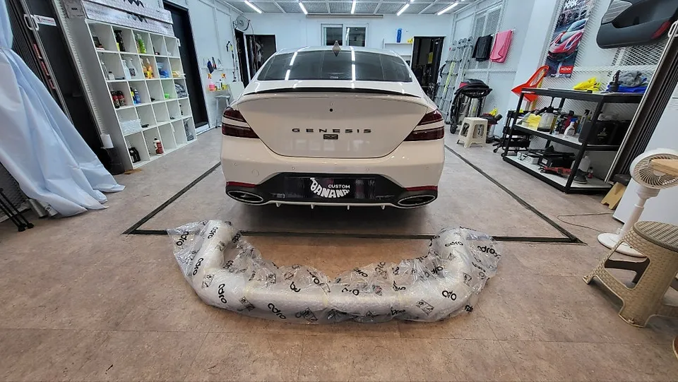 Genesis G70 body kit - Genesis G70 Body Kit Review: Sporty Carbon Fiber Upgrade photo 5