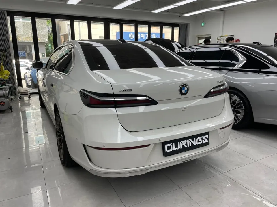 BMW 7 Seriesのカーラッピング事例|費用目安・仕上がり 施工写真 3-1