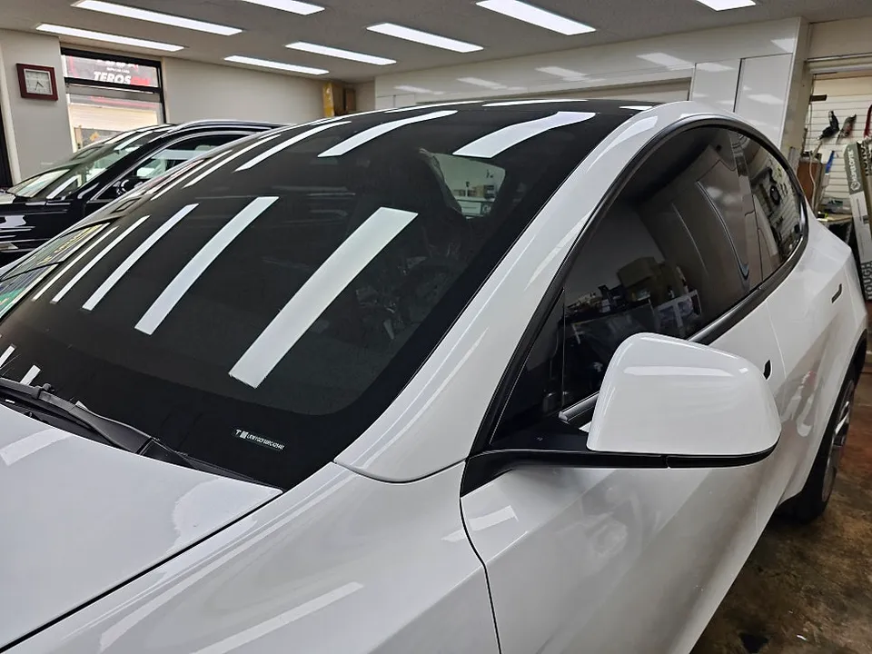 Tesla Model Yのカーフィルム施工事例｜費用目安・仕上がり 施工写真 2-2