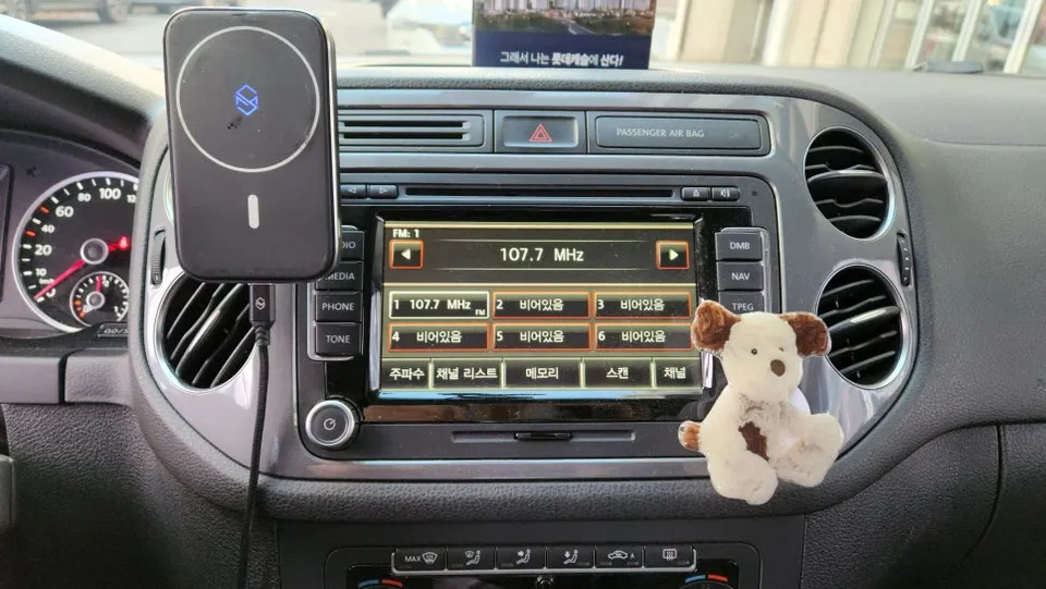 Volkswagen Tiguanのドライブレコーダー取付事例 写真