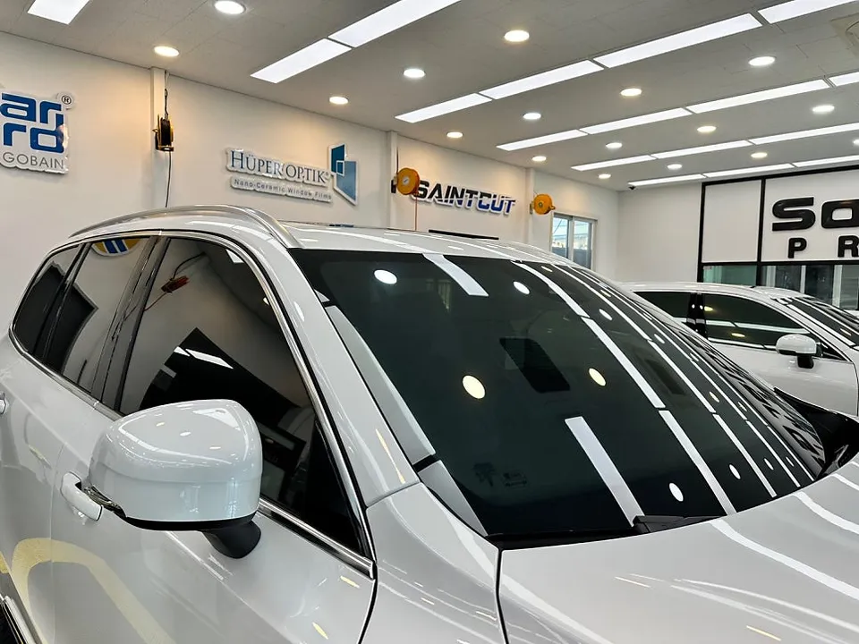 Volvo XC90のカーフィルム施工事例｜断熱・スモーク効果 施工写真 2-2