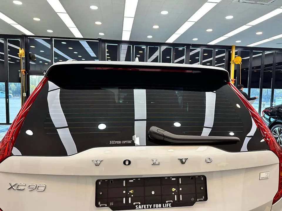 Volvo XC90のカーフィルム施工事例｜断熱・スモーク効果 施工写真 3-2