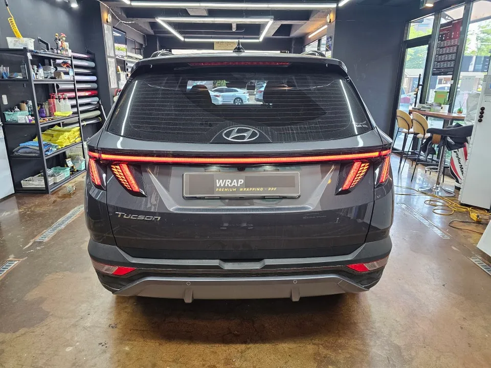Hyundai Tucson NX4のカーフィルム施工事例|費用目安・仕上がり 施工写真 1-2