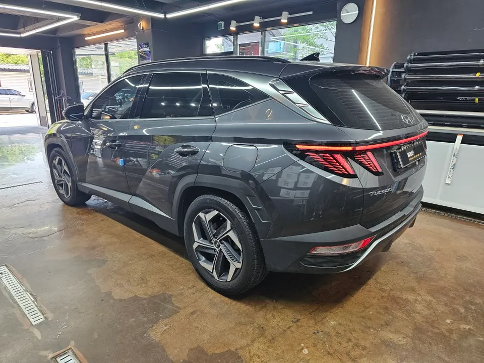 Hyundai Tucson NX4のカーフィルム施工事例|費用目安・仕上がり 施工写真 3-2
