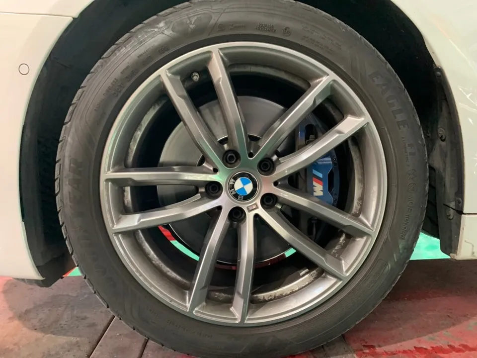 BMW 5 Seriesのホイールリペア・塗装事例 施工写真 4-1