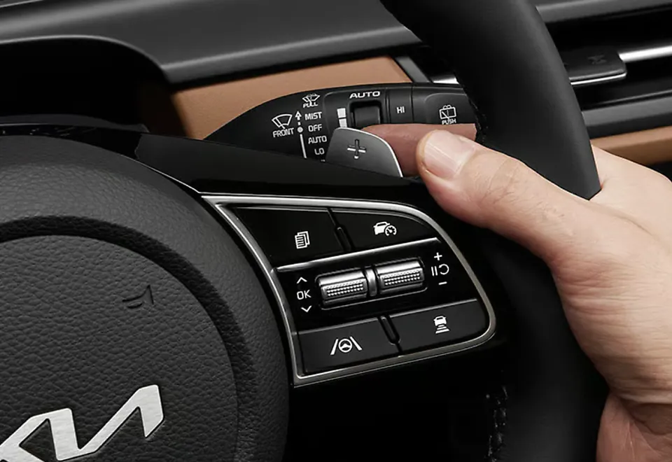 Hyundai Elantraのカーラッピング事例|費用目安・仕上がり 施工写真 1-3